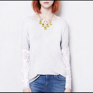 ANTHROPOLOGIE/BORDEAUX grey T-shirt w/lace sleeve